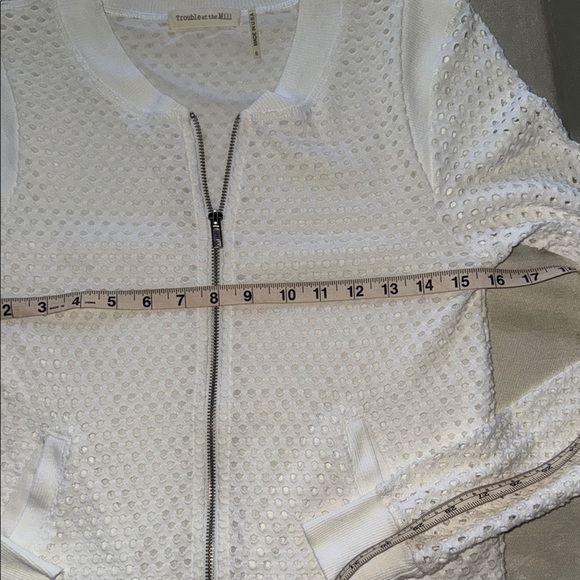 Trouble at the Mill White Mesh Bomber Style Top Full Zip Sz Small - Picture 5 of 9